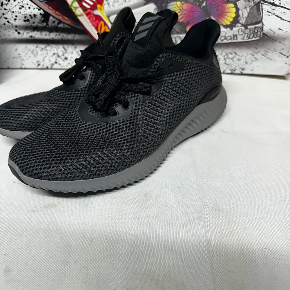 Adidas alpha bounce size 10